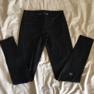 Victoria Secret Victoria Sport Knockout Leggings